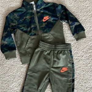 Toddler Boys Nike Track Suit (2-piece)